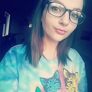 Meet your Posher, Crystal